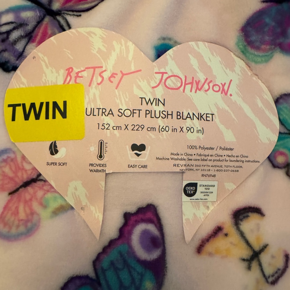 Betsey Johnson Ultra Soft Plush Blanket